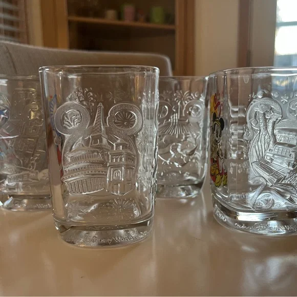 Vintage - Disney glass set from McDonalds year 2000 (24 years old) - Picture 3 of 4